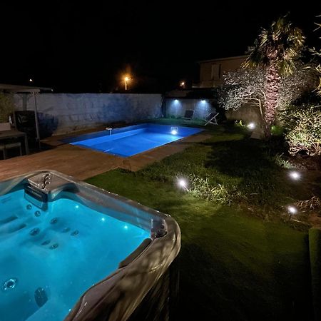 מייזיו Unique! Jacuzzi Prive 35°C + Cinema Villa Entiere מראה חיצוני תמונה