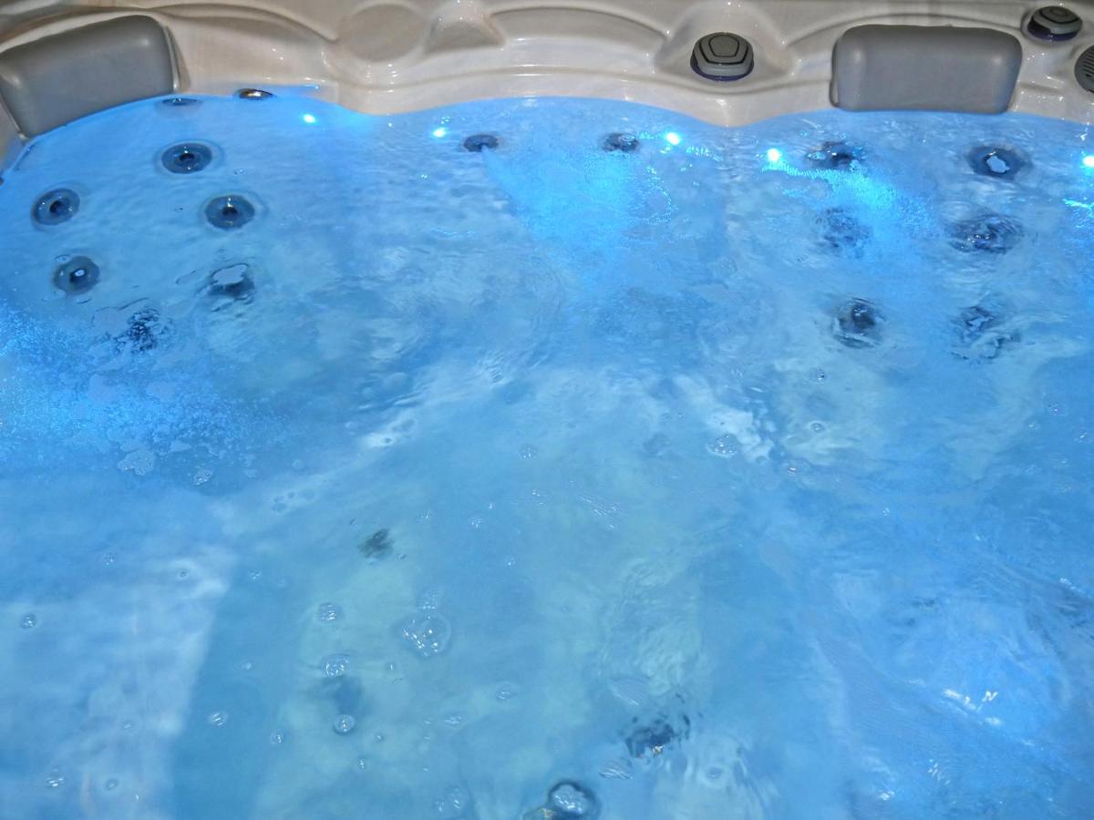 מייזיו Unique! Jacuzzi Prive 35°C + Cinema Villa Entiere מראה חיצוני תמונה